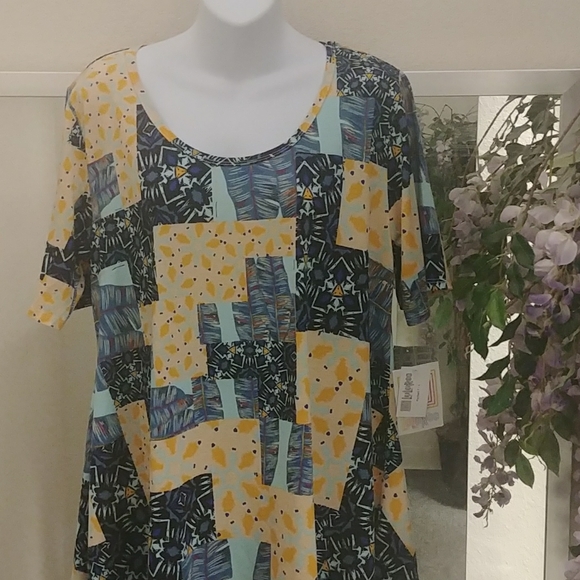 LulaRoe Patterned Blocked Perfect T Top - Picture 2 of 12